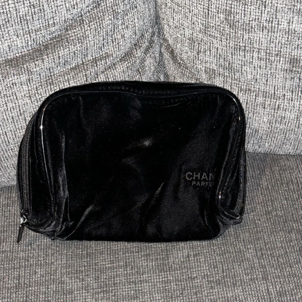 Chanel Parfums Black Velvet Makeup Bag Toiletry Travel Case 9” X 6.5” EUC